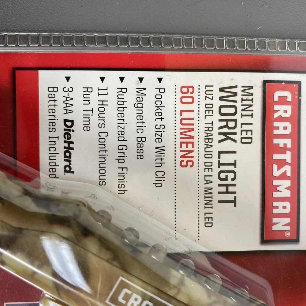 Craftsman Mini LED Work Light Magnetic Base 60 Lumens Pocket Size 3473961 Camo
